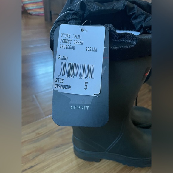 Women’s Baffin Boots - New with tags - Size 5 - Picture 2 of 4